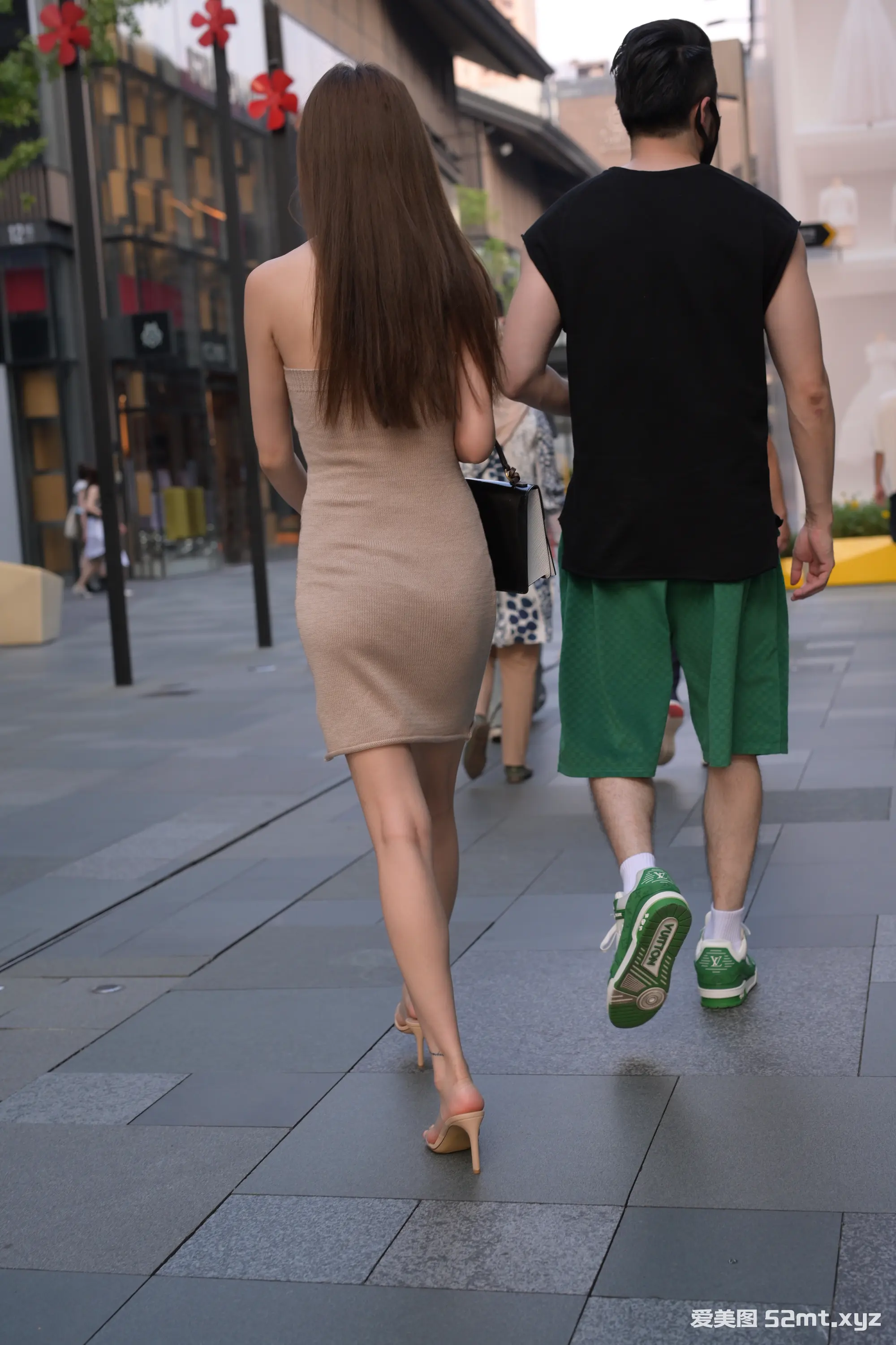 吊带长裙美女【129P+1V_2.8G】 精品模拍-第2张