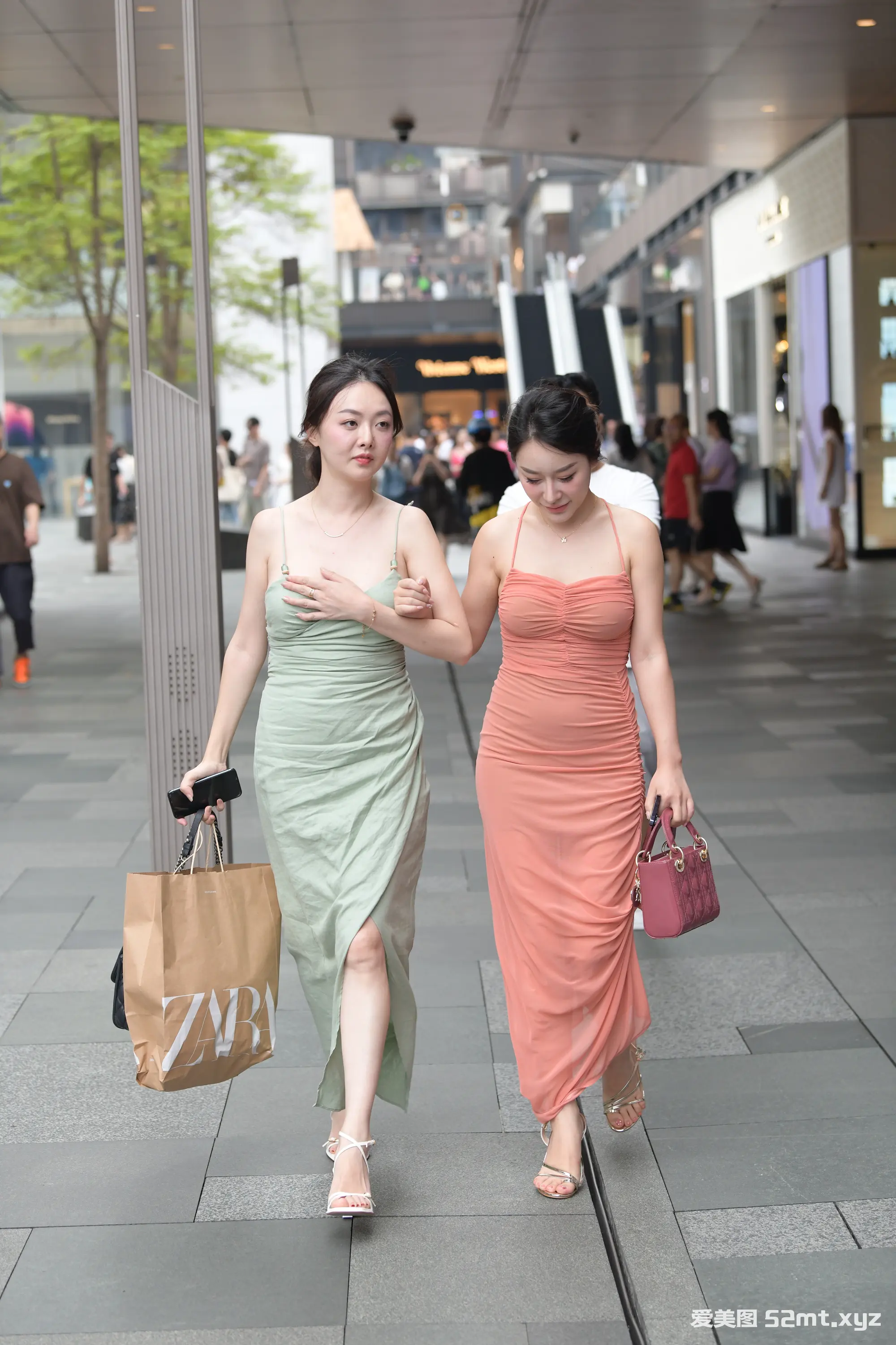 两位吊带裙SF【102P_2.1G】 精品模拍-第2张