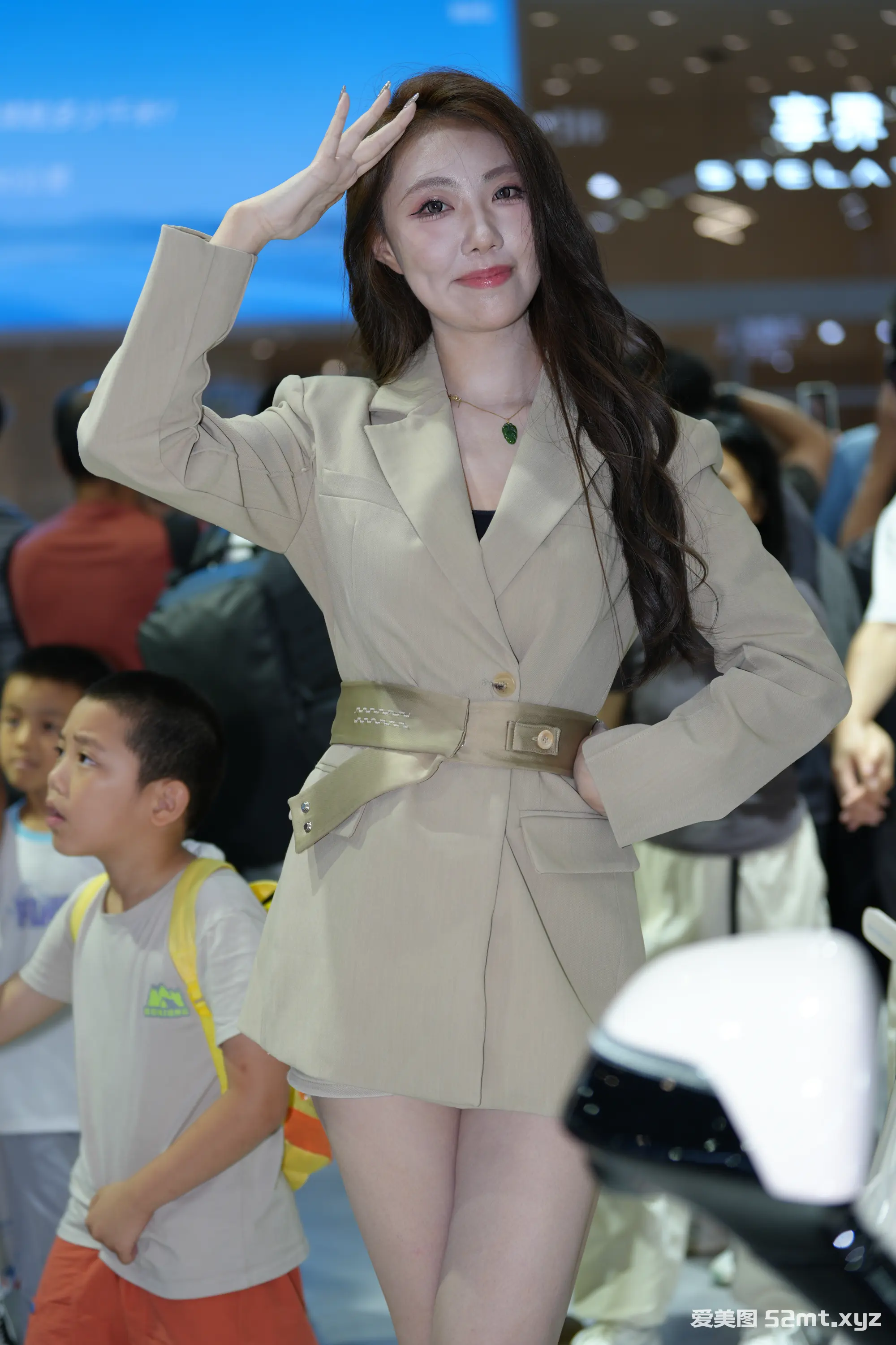 高挑美腿车模【72P_1.2G】 精品模拍-第1张