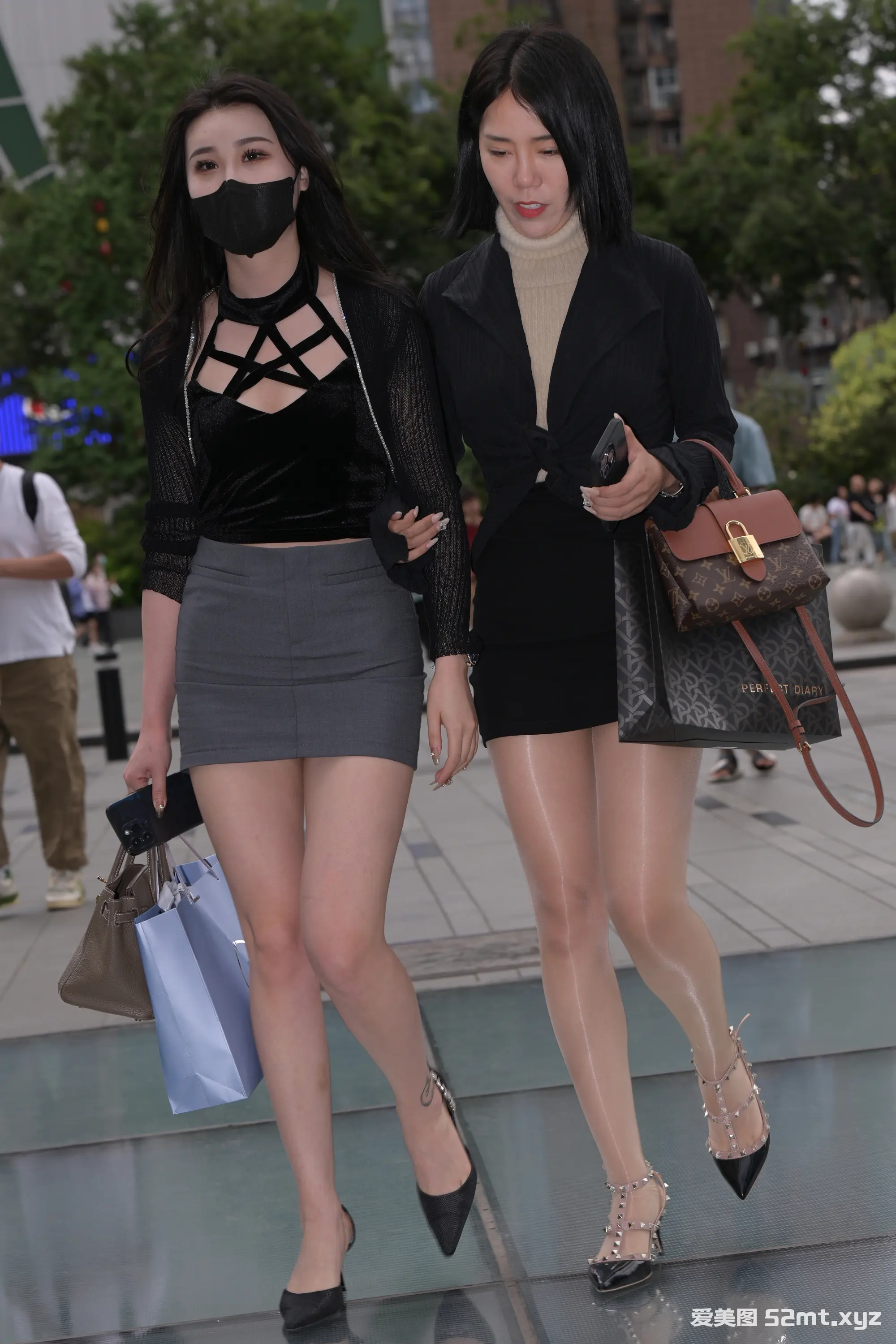 两位亮丝美腿美女【199P+2V_4.4G】 精品模拍-第1张