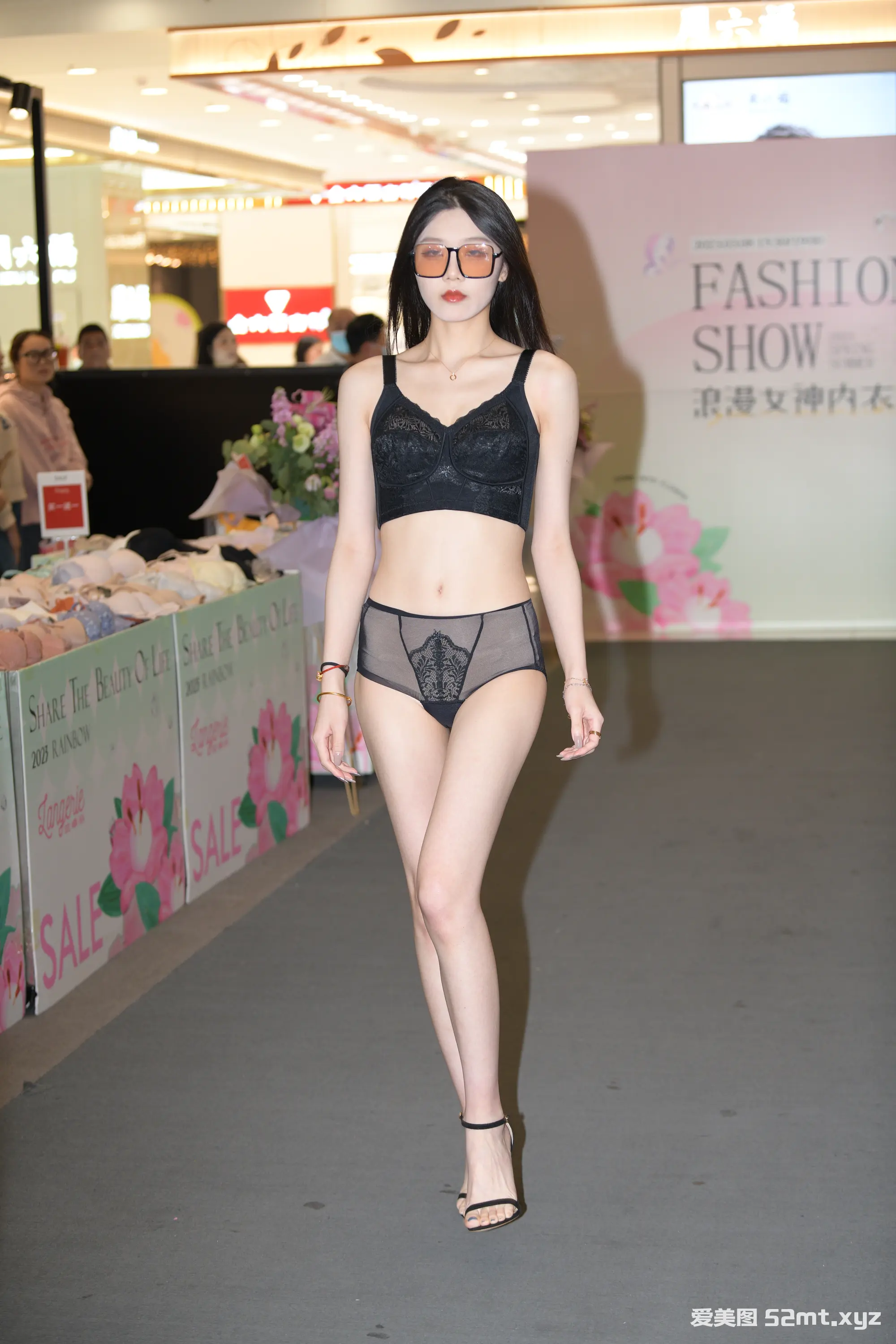 黑色内衣模特【89P_2.1G】 精品模拍-第1张